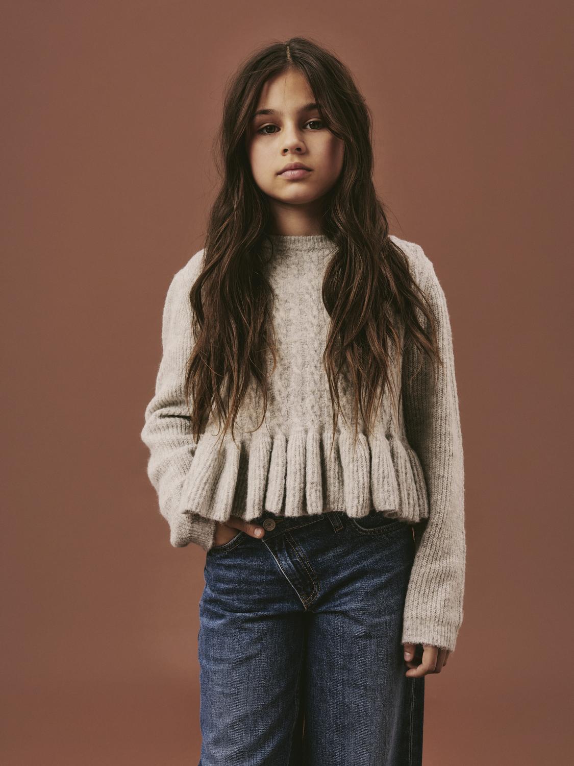 model_shot-creative